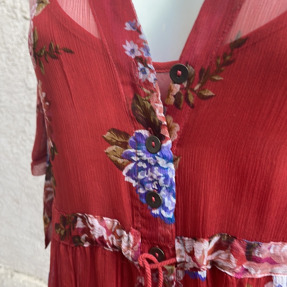 Johnny was Drexl Maxi Dress floral print and an ultra-feminine, flowy silhouette - Picture 9 of 14